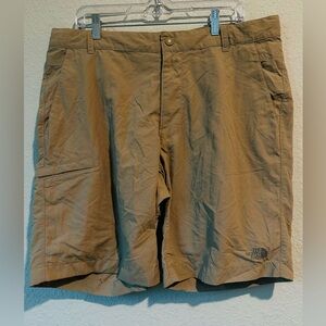 NWT The North Face Men's Brown Cargo Shorts Size 38